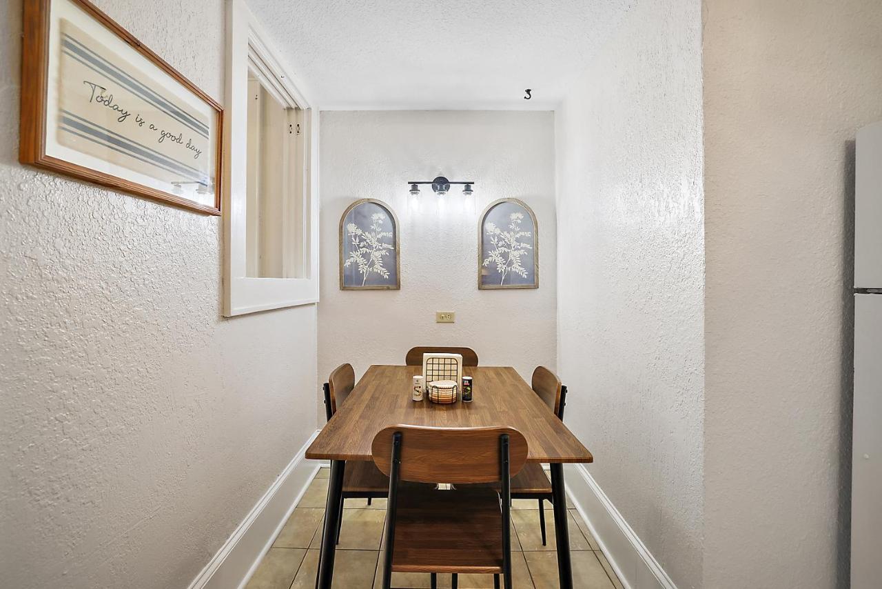 Downtown Den-King Bed~Heart Of Eustis~Queen Sleeper~Upstairs~Bright & Happy Exterior photo