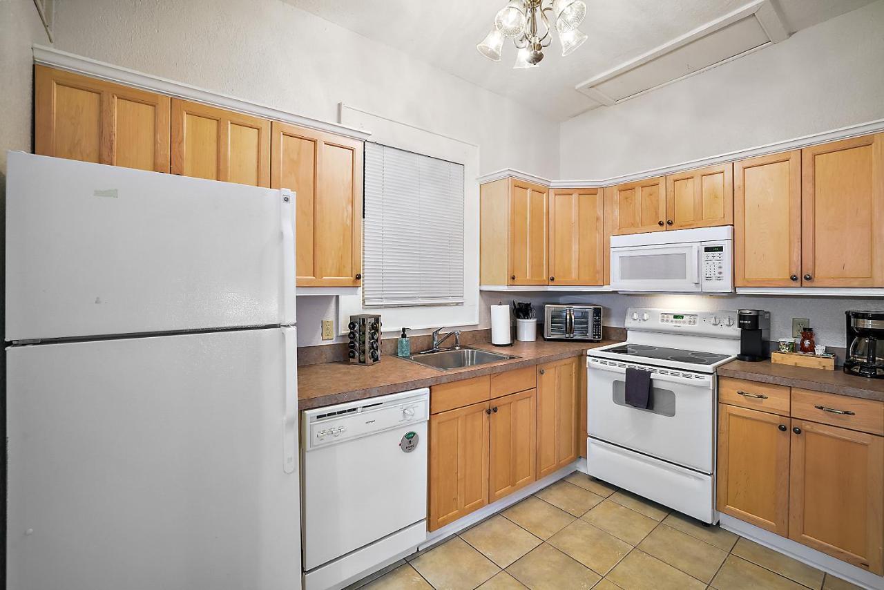 Downtown Den-King Bed~Heart Of Eustis~Queen Sleeper~Upstairs~Bright & Happy Exterior photo
