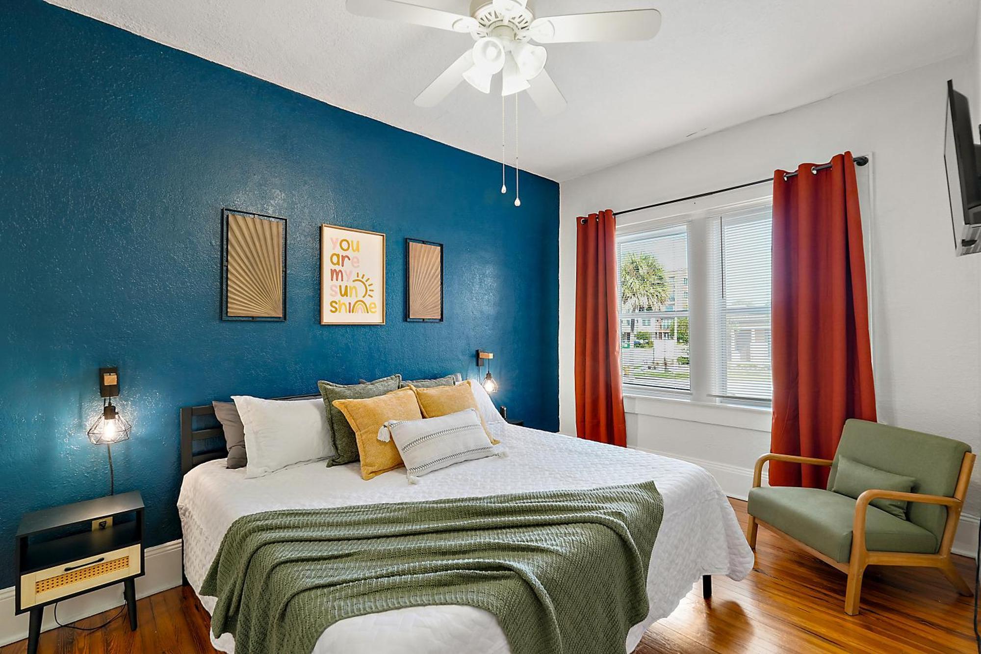 Downtown Den-King Bed~Heart Of Eustis~Queen Sleeper~Upstairs~Bright & Happy Exterior photo