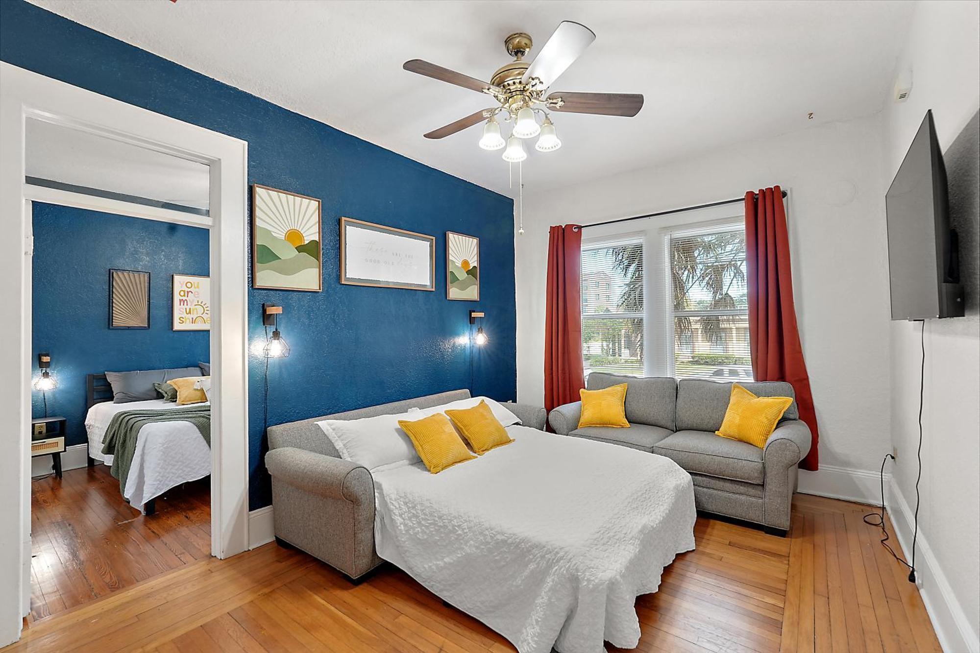 Downtown Den-King Bed~Heart Of Eustis~Queen Sleeper~Upstairs~Bright & Happy Exterior photo